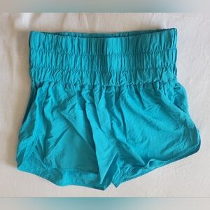 Zenana Outfitters Sz Medium Turquoise Smocked High-Waist Athletic Shorts